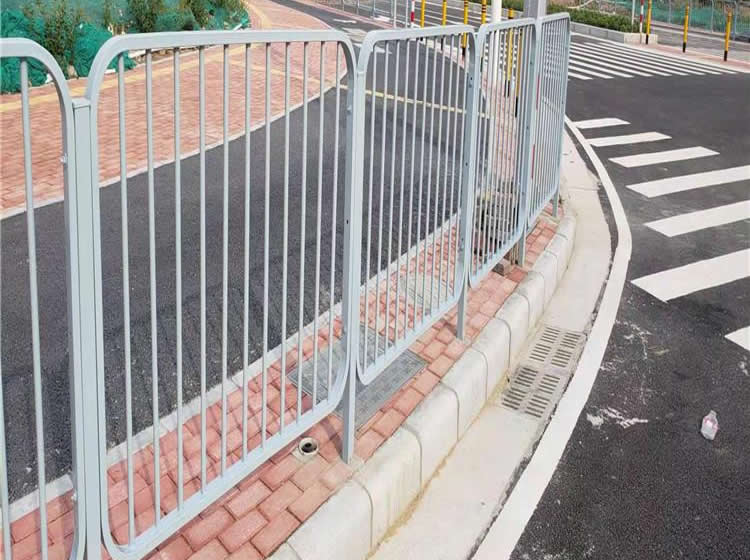 盐山港式道路护栏